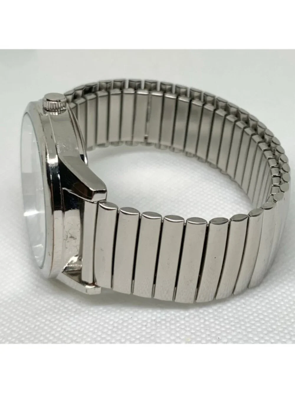 L&Co silver tone men’s watch 40mm quartz analog stretch band 7.5” running